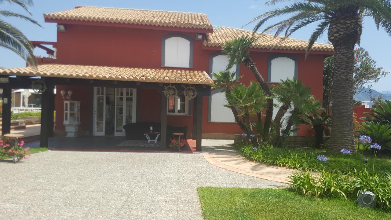 Bed and Breakfast I Giardini Di Giano Торре-Фаро Екстер'єр фото